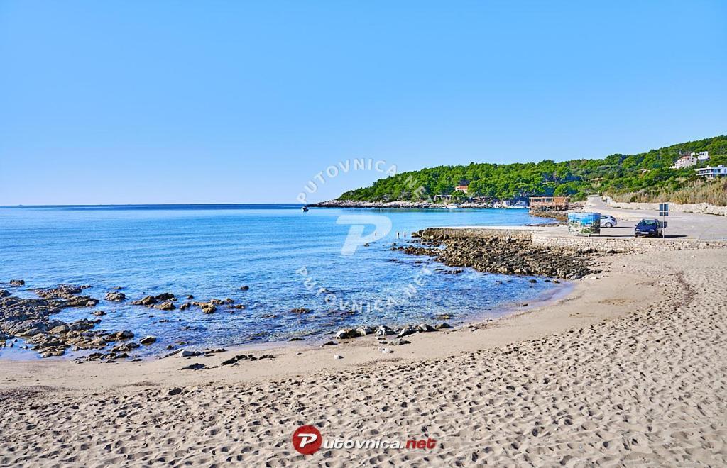 Apartments Ana By The Sea Лумбарда Экстерьер фото