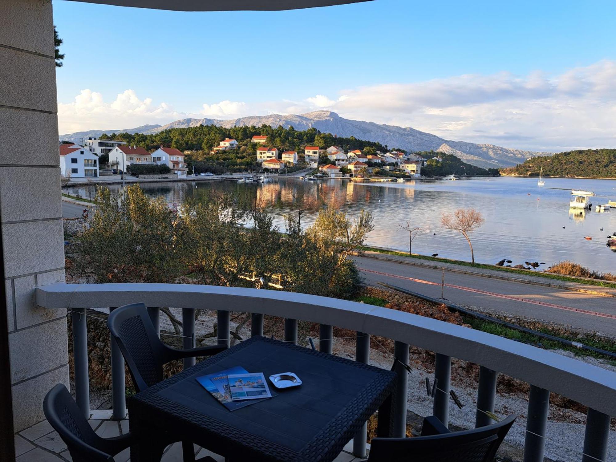 Apartments Ana By The Sea Лумбарда Экстерьер фото